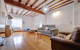 Casa Iruña by Clabao